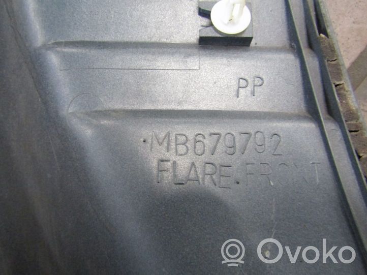 Mitsubishi Pajero Rivestimento parafango (modanatura) 