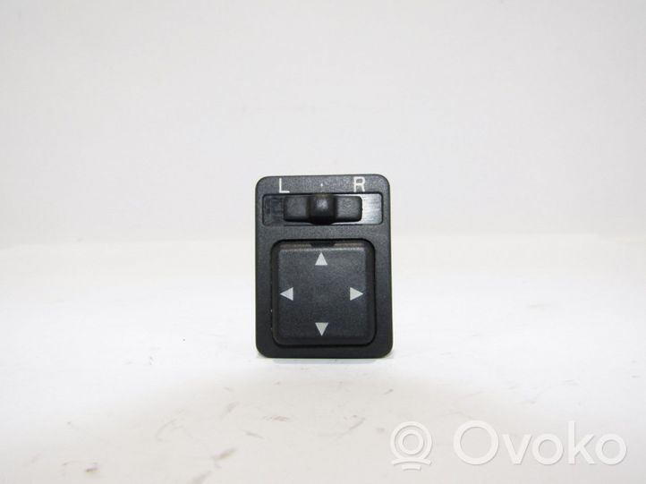 Toyota Avensis T220 Wing mirror switch 