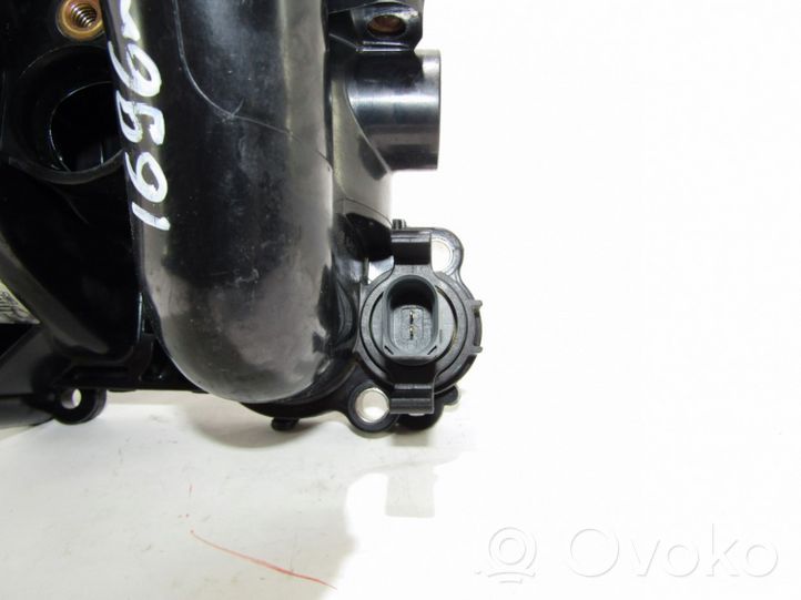 Audi A4 S4 B8 8K Alloggiamento termostato 