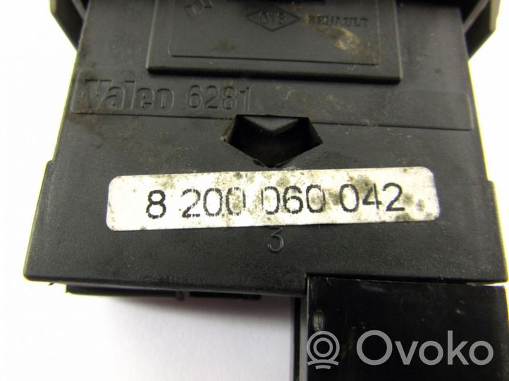 Opel Movano A Headlight level height control switch 