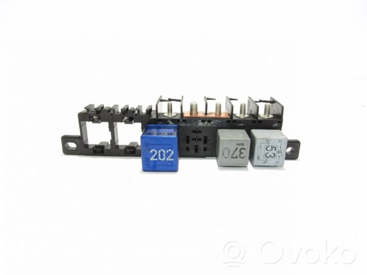 Volkswagen PASSAT B5 Fuse module 