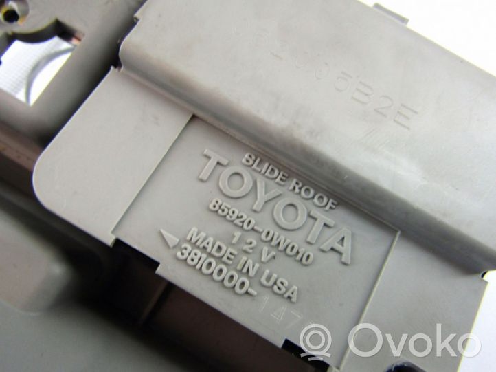 Toyota RAV 4 (XA20) Kitas salono žibintas 