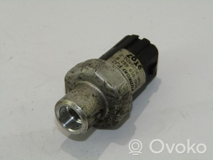 Volkswagen PASSAT B5 Oil pressure sensor 