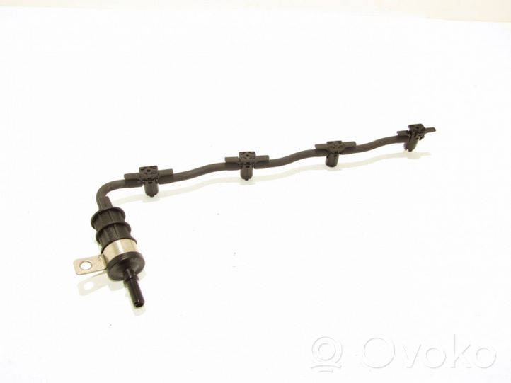 Nissan Qashqai+2 Tuyau d'alimentation conduite de carburant 