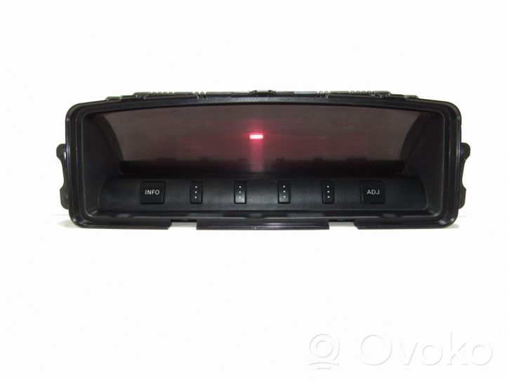 Mitsubishi Pajero Monitor / wyświetlacz / ekran 