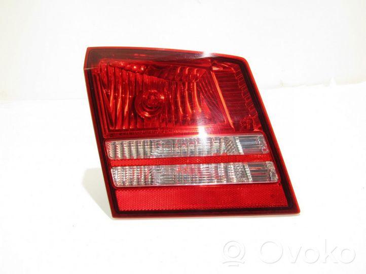 Dodge Journey Lampy tylnej klapy bagażnika 