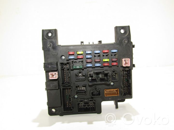 Citroen C-Crosser Fuse module 