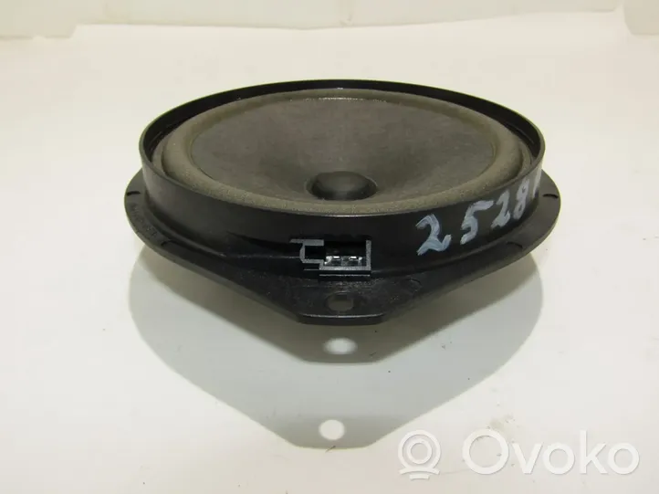 Fiat 500X Rear door speaker 