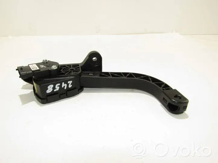 Hyundai Santa Fe Accelerator throttle pedal 