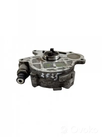 Volkswagen PASSAT B7 Vacuum pump 