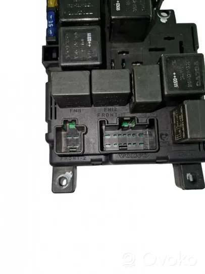 Volvo S60 Module de fusibles 