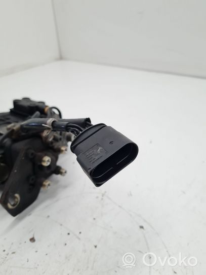 Volkswagen Lupo Polttoaineen ruiskutuksen suurpainepumppu 028130081P