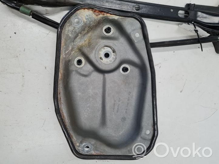 Volkswagen Golf V Meccanismo di sollevamento del finestrino posteriore senza motorino 1K4639461A