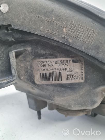 Renault Scenic I Lampa przednia 087559