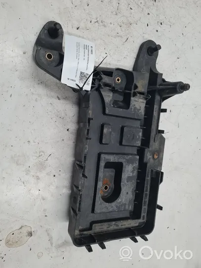 Volkswagen Touran I Batteriegestell 1K0915333