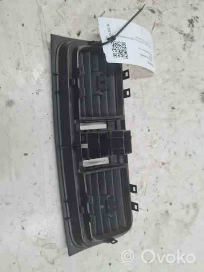 Skoda Roomster (5J) Centrālais gaisa ventilācijas režģis 5J0820951S01