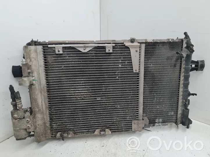 Opel Zafira A Coolant radiator 