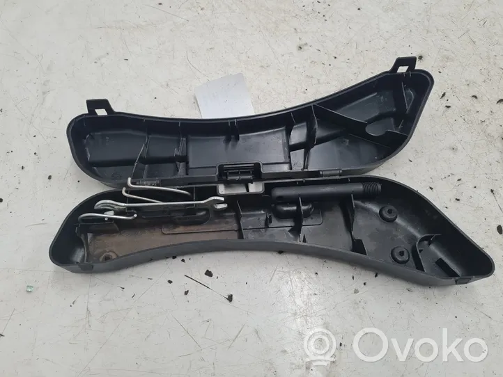 Audi A4 S4 B6 8E 8H Kit d’outils 8E0012111