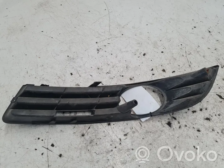 Volkswagen PASSAT B6 Grille antibrouillard avant 3C0853666A