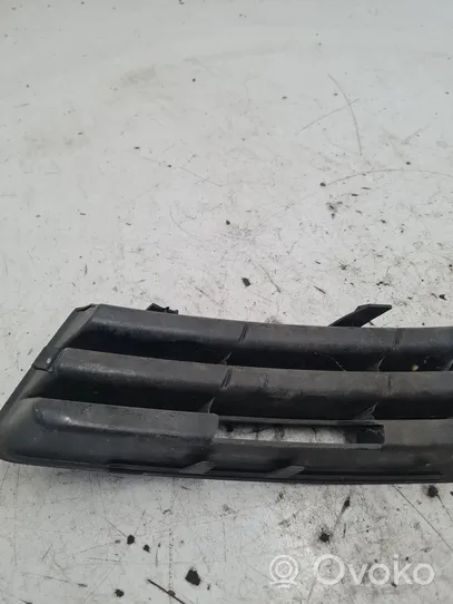 Volkswagen PASSAT B6 Grille antibrouillard avant 3C0853666A