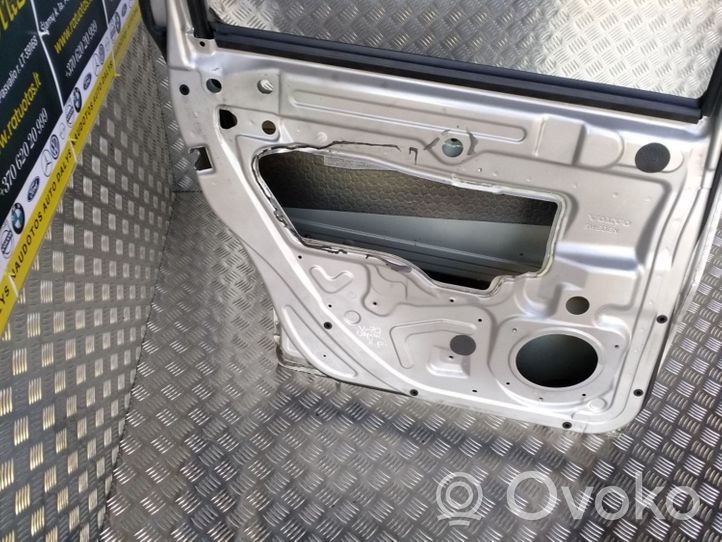 Volvo V70 Drzwi tylne 02W323
