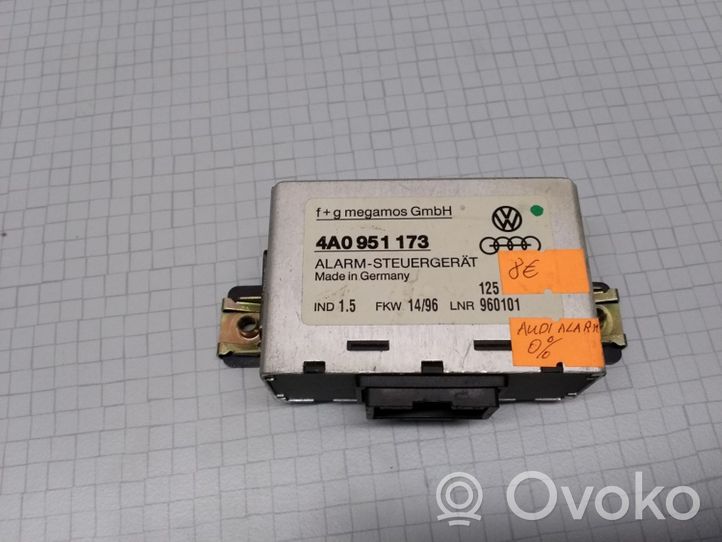 Audi A6 S6 C4 4A Hälytyksen ohjainlaite/moduuli 4A0951173