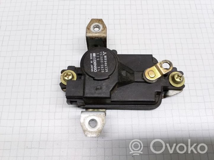 Mitsubishi Galant Motor de bloqueo de puertas MB546739