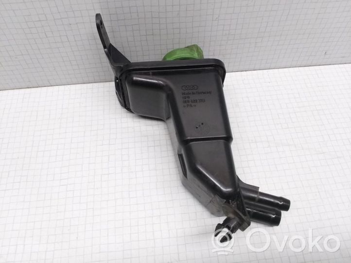 Volkswagen PASSAT B5 Réservoir de liquide de direction assistée 8E0422373