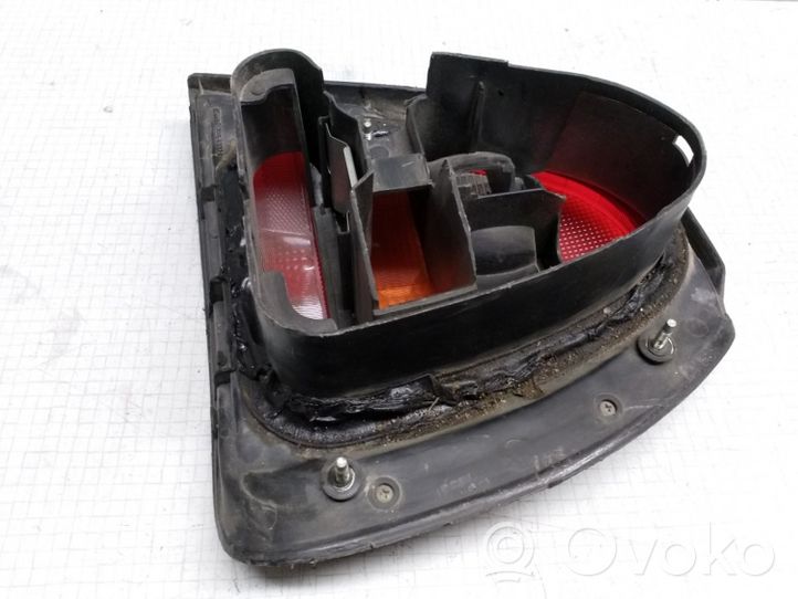 Nissan Sunny Rear/tail lights 22063324