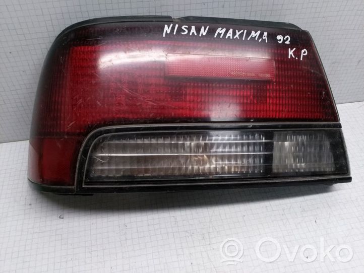 Nissan Maxima Luci posteriori ICHIKOH4644