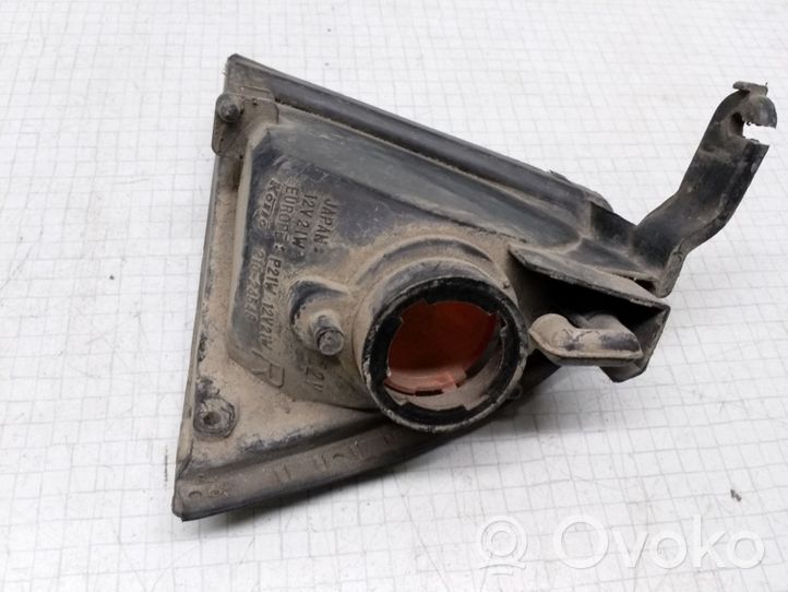 Nissan Primera Indicatore di direzione anteriore 21024548