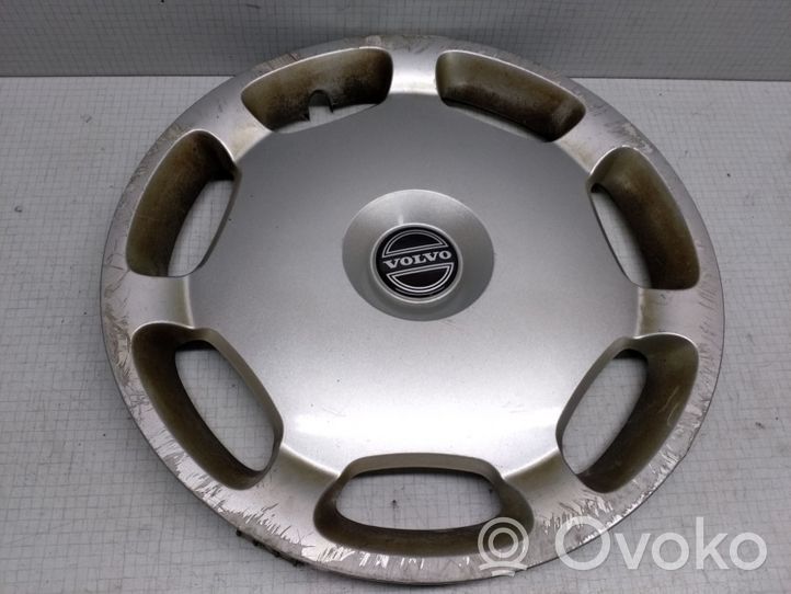 Volvo V70 R15 wheel hub/cap/trim 9157510