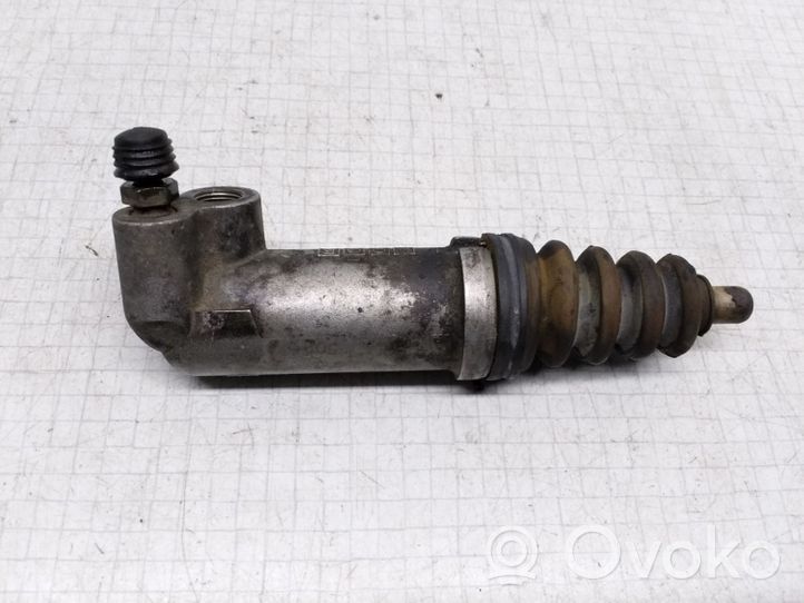 Audi 100 S4 C4 Cylindre récepteur d'embrayage 4A0721261