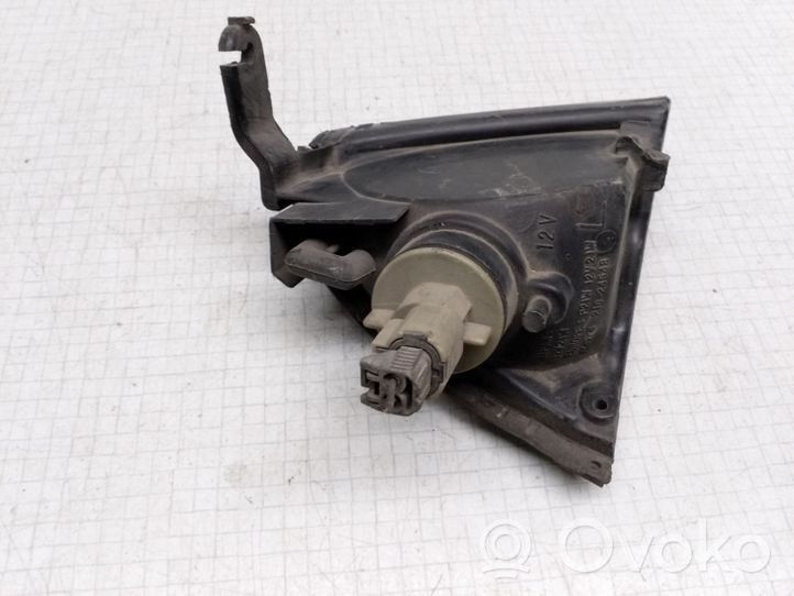 Nissan Primera Indicatore di direzione anteriore 21024548