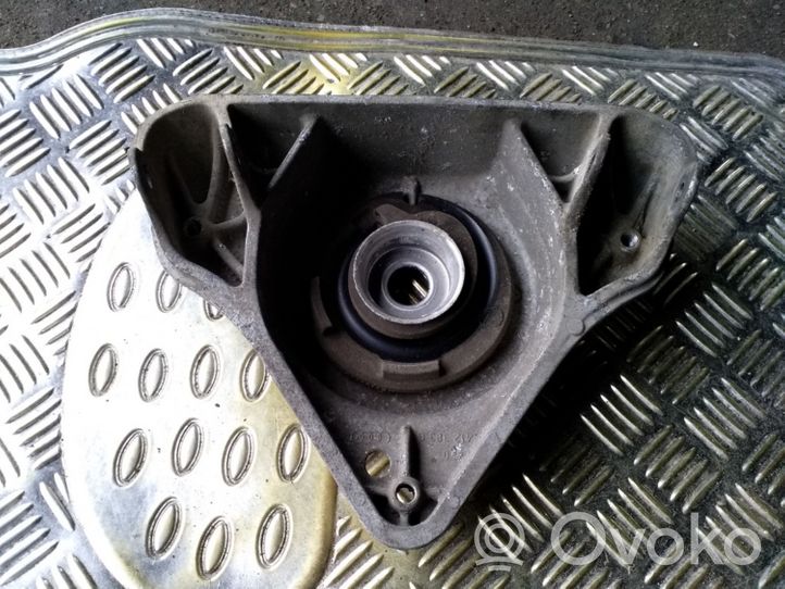 Audi A6 S6 C6 4F Staffa di rinforzo per l’ammortizzatore anteriore 4F0412383G