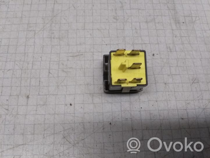 Opel Corsa C Bouton de dégivrage pare-brise 09134506