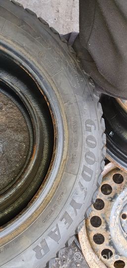 Opel Astra G R15-nastarenkaat GOODYEAR