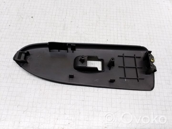 Mazda 626 Support bouton lève vitre porte avant 