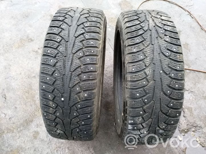 Renault 21 Pneumatici invernali/da neve con borchie R17 NOKIAN