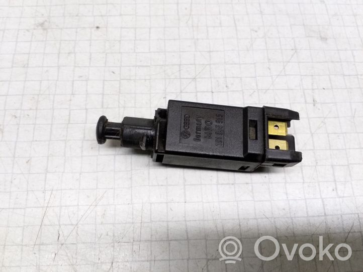 Volkswagen Golf III Clutch pedal sensor 191945515