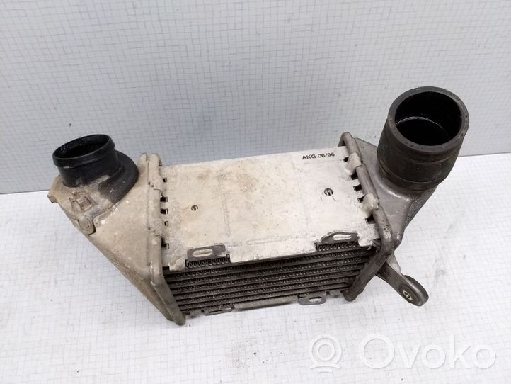 Volkswagen Golf III Radiatore intercooler 1H0145805A