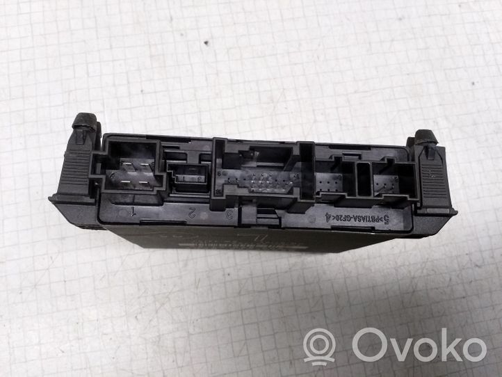 Mercedes-Benz C W203 Oven ohjainlaite/moduuli 2038202185