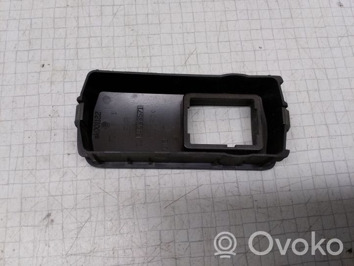 Opel Vectra C Front door window switch trim 24453571