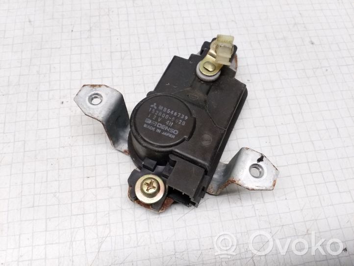 Mitsubishi Galant Motor de bloqueo de puertas MB546739