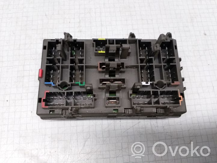 Peugeot 806 Sulakemoduuli 9631527980