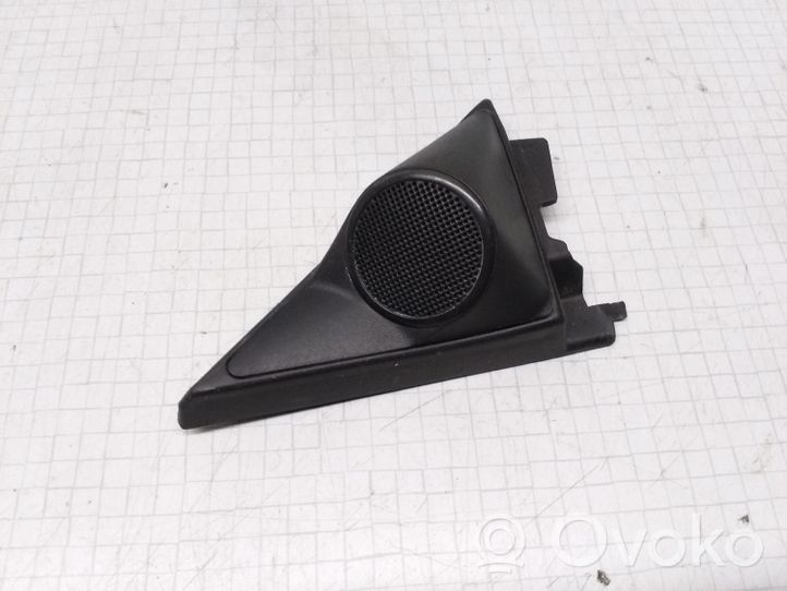 Mitsubishi Carisma Altro elemento di rivestimento della portiera anteriore MB944697