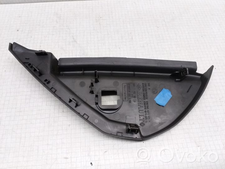 Renault Megane II Panelės apdailos skydas (šoninis) 8200179045