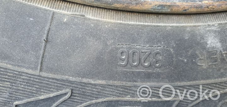 Volvo S60 Pneus d’hiver R15 à crampons 19560R15