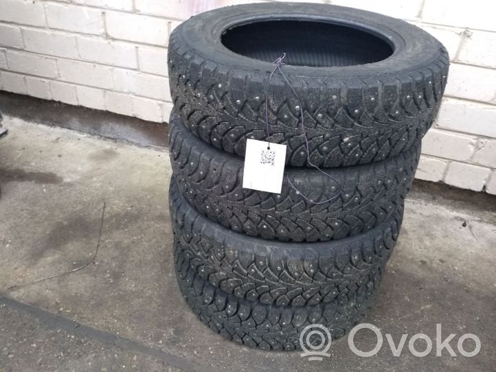 Renault Clio II R14 winter/snow tires with studs NOKIAN