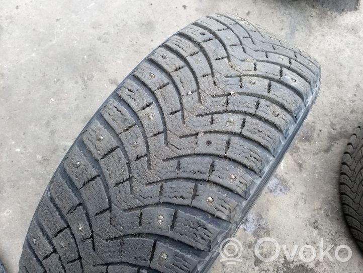 Nissan Primera Opony zimowe z kolcami R16 MICHELIN